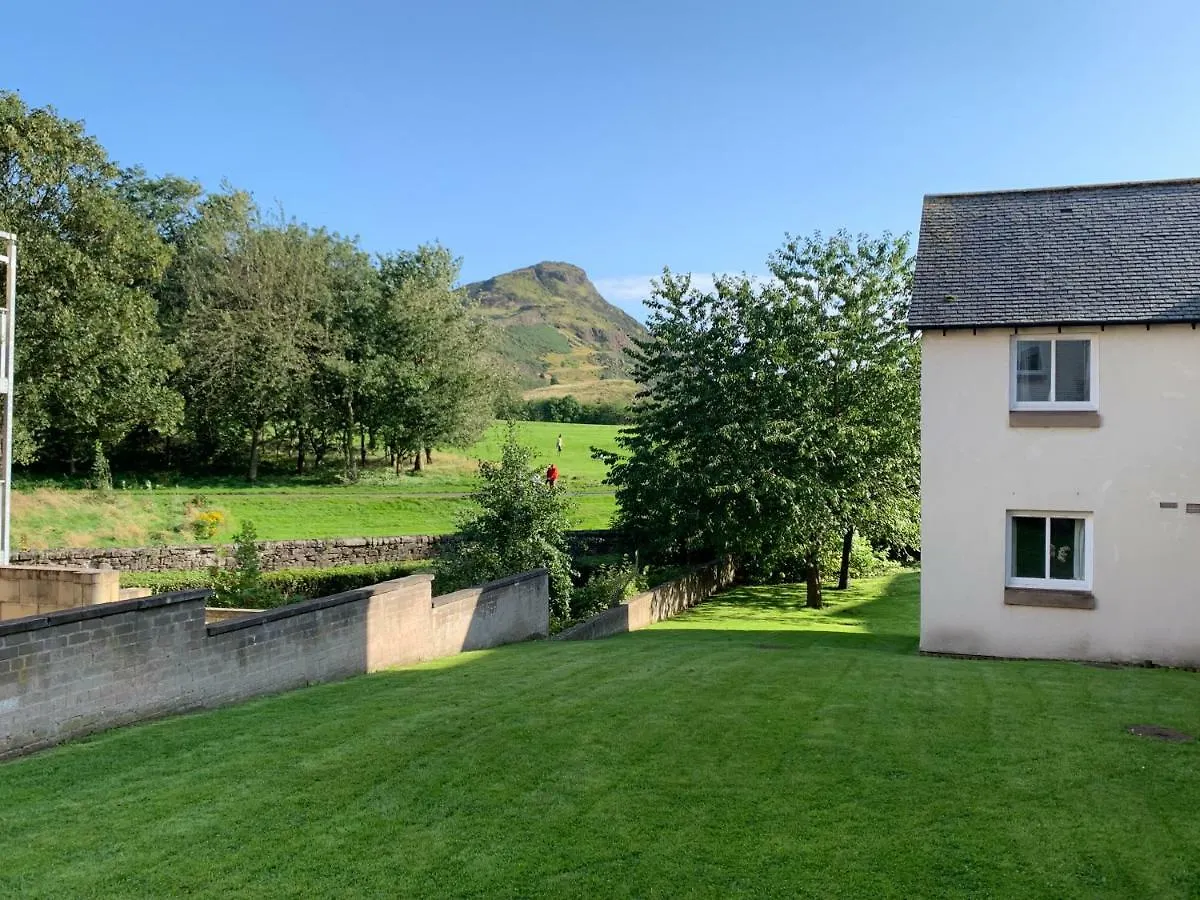 Spring Gardens Residence Edinburgh Apartment